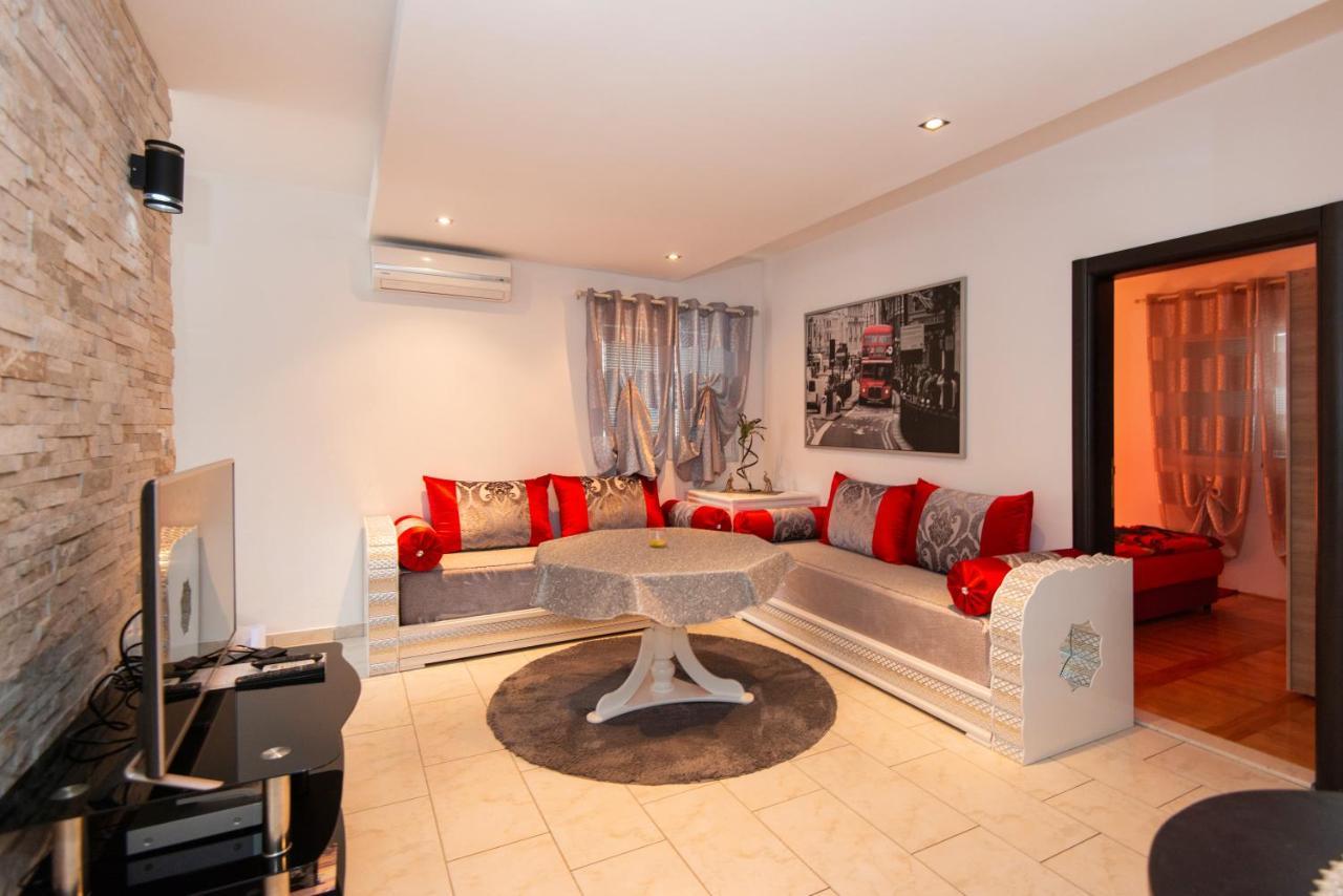 Sea Star Apartment Тиват Экстерьер фото