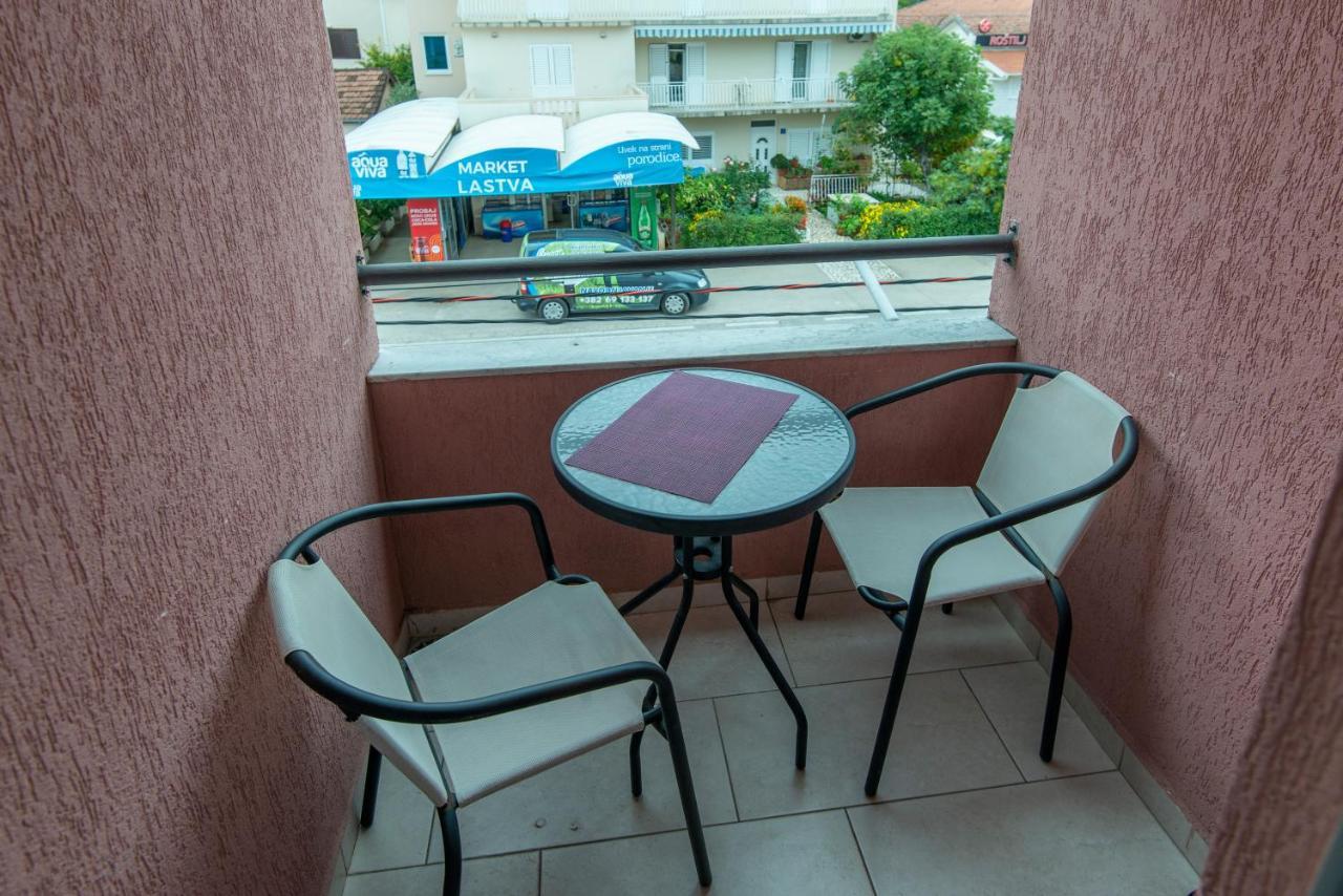 Sea Star Apartment Тиват Экстерьер фото