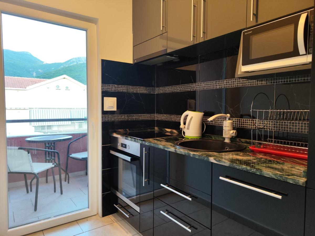 Sea Star Apartment Тиват Экстерьер фото